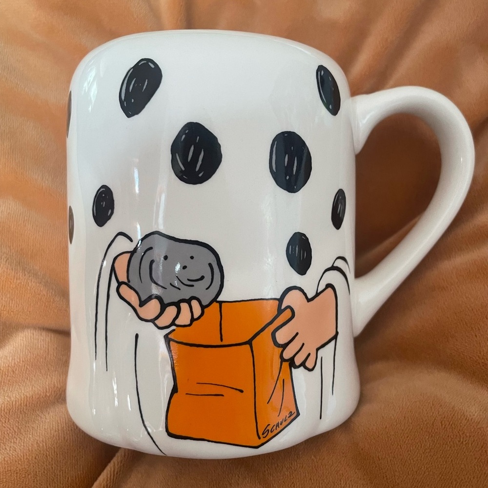 Hallmark peanuts Halloween mug